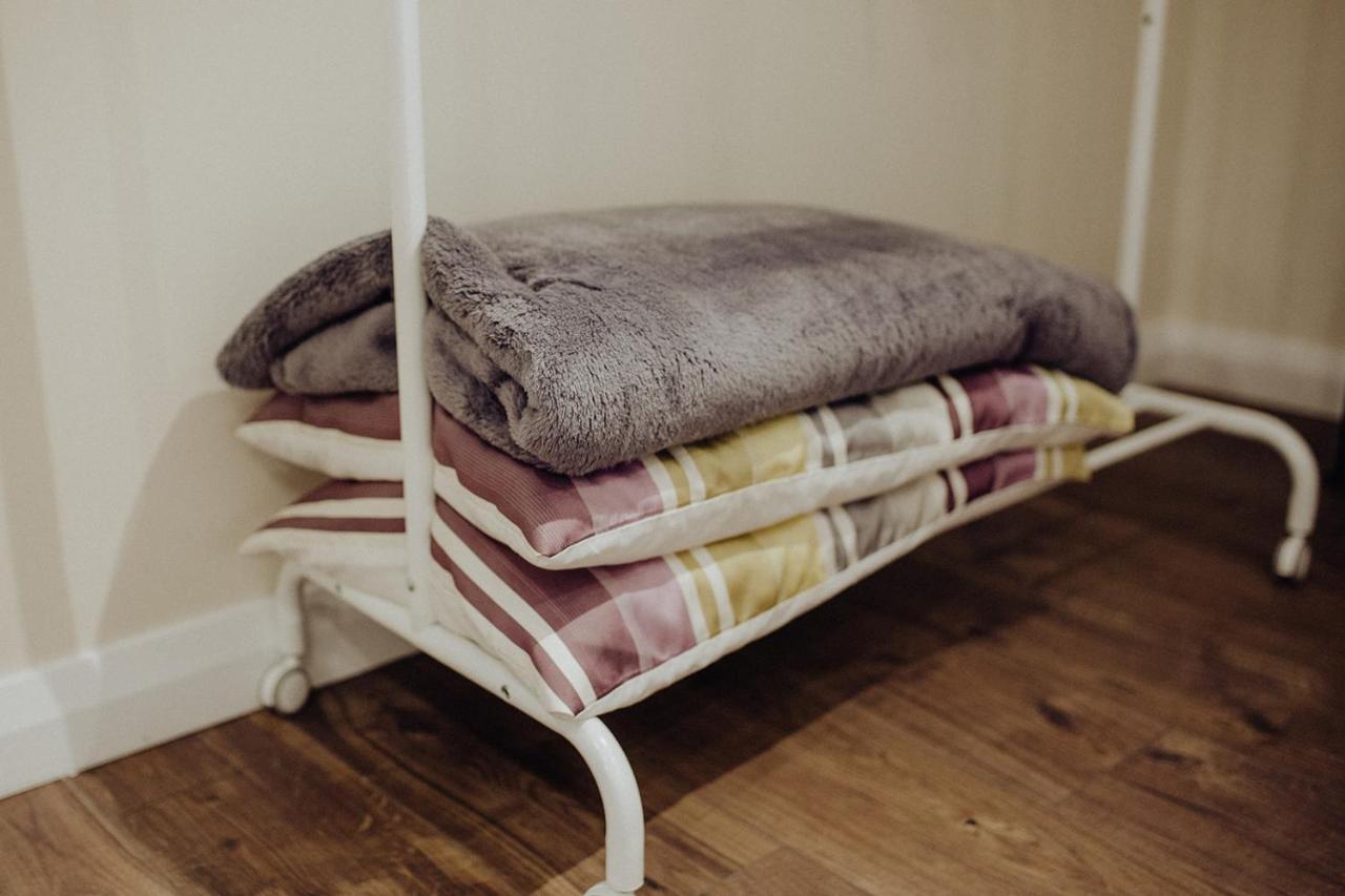 Betty'S Loft Apartment Лисбърн Екстериор снимка